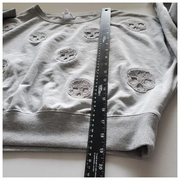 Gray Skull Print Off-Shoulder Sweatshirt Oversized Slouchy Pullover Edgy Size M - Picture 5 of 8
